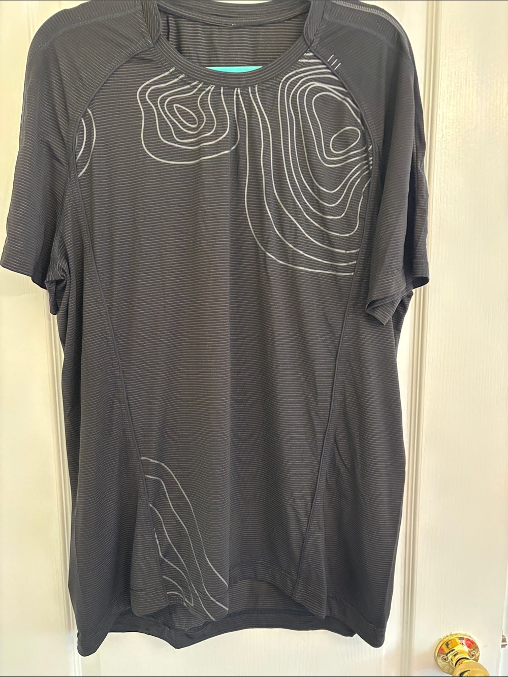 Lululemon Athletica Performance Short Sleeve Shirt - Charcoal with Geo Print, XL